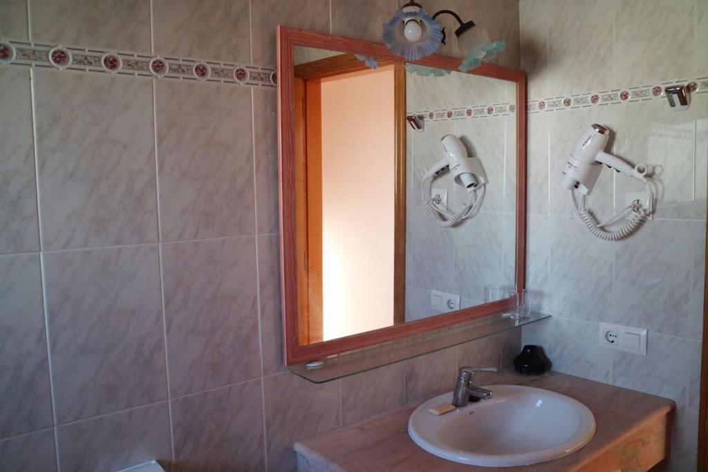 Spectacular Villa With Swimmingpool In Cala Blanca كالا بلانكا المظهر الخارجي الصورة
